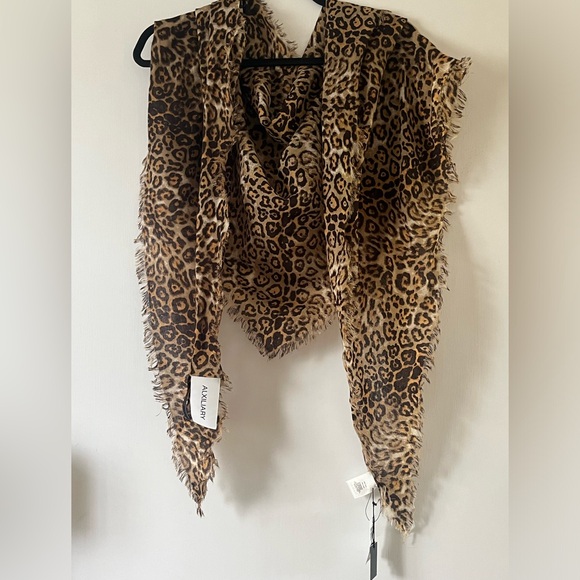 Aritzia Other - Aritzia Auxiliary Leopard Print Scarf